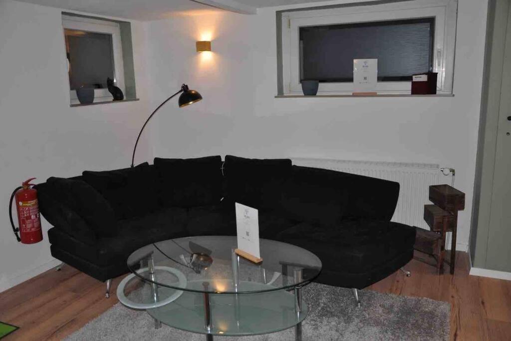Stadtnaher Heller Souterrain Apartment Oldenburg Exterior foto